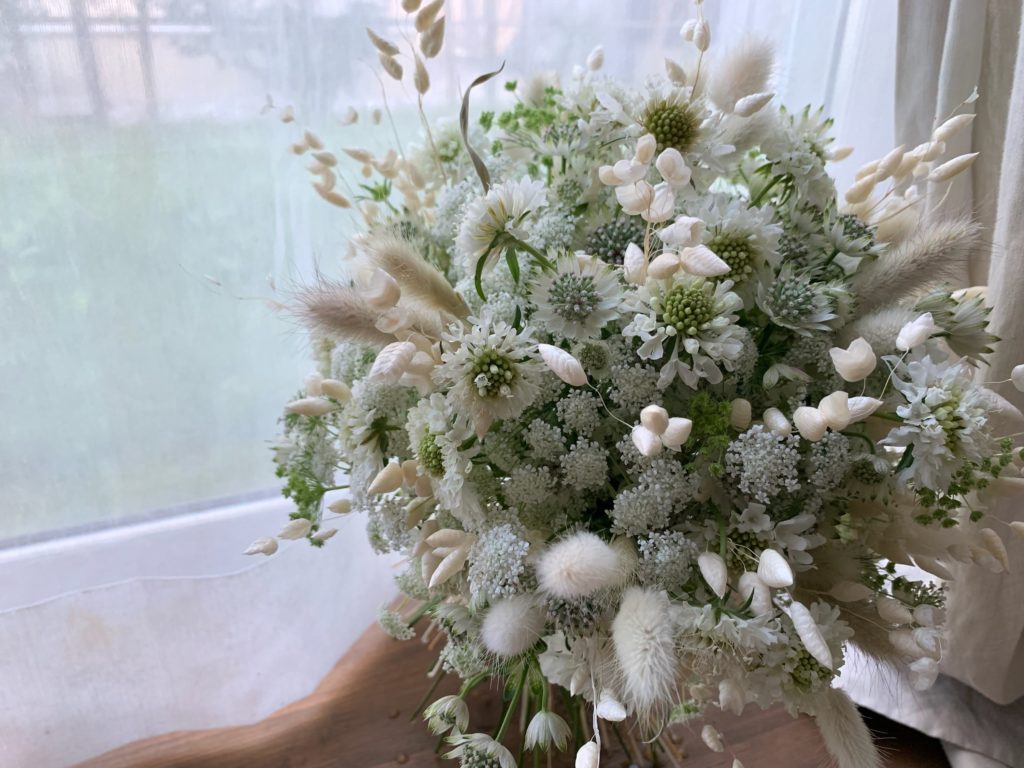 可憐な小花のbouquet